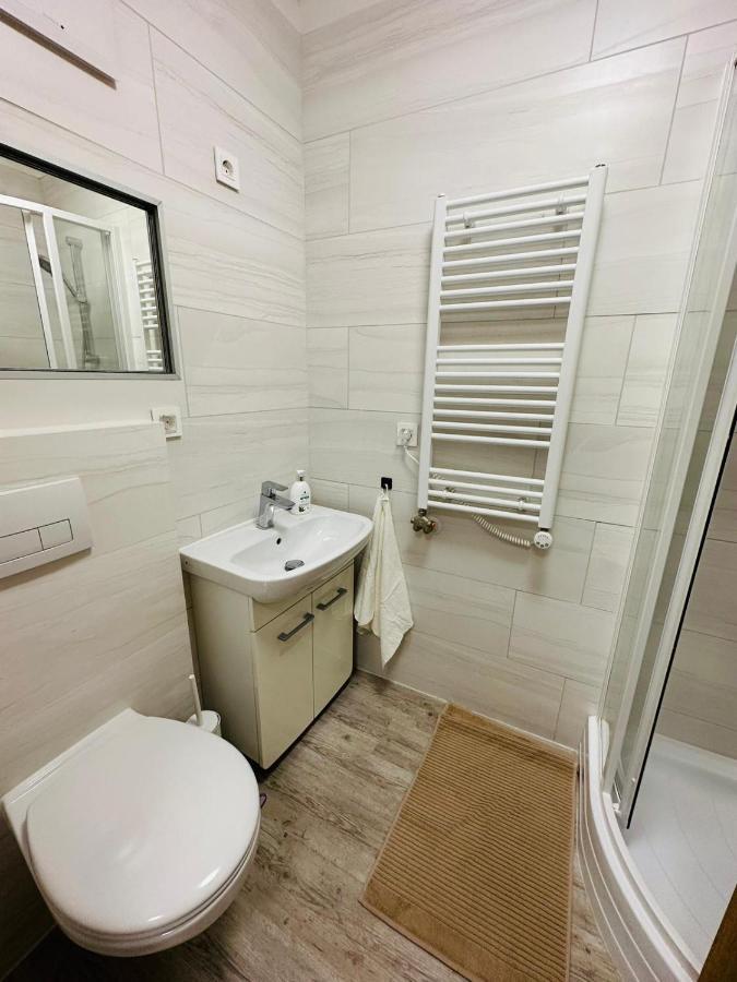 Palace Quarter 1 Peaceful Modern Central Top Floor Apartment บูดาเปสต์ ภายนอก รูปภาพ